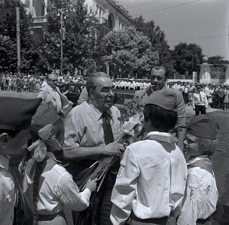 Л. Брежнев в Севастополе на площади Нахимова в 1979 году.