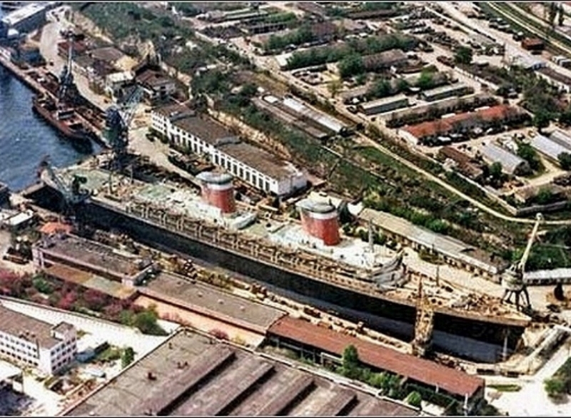 Лайнер Юнайтед Стейс в Севдоке Морзавода