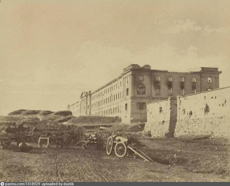 Лазаревские казармы. Вход в доки. 1855 г.