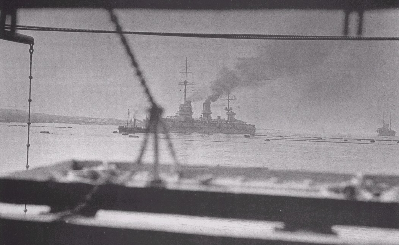 Линкор Императрица Мария входит в Севастопольскую бухту. 1916 г.