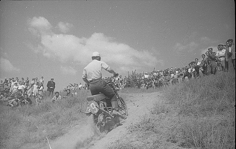 Мотокрос на Сапун-горе. 8 мая 1958 года.