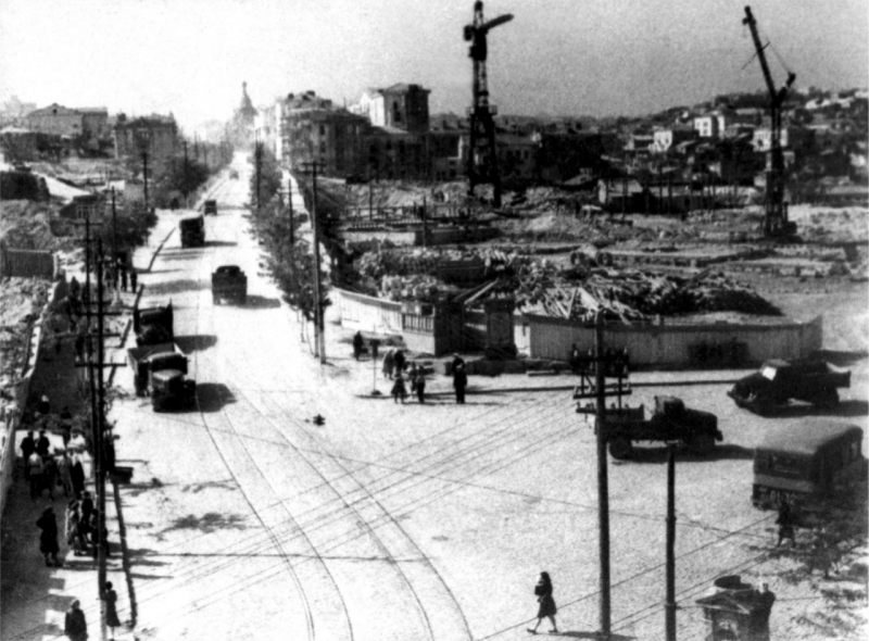 Начало улицы Большой Морской. Конец 1940-х годов.