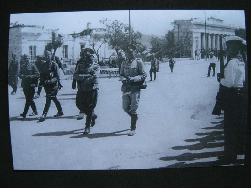 Немецкий парад на площади П. С. Нахимова. Июль 1942 года