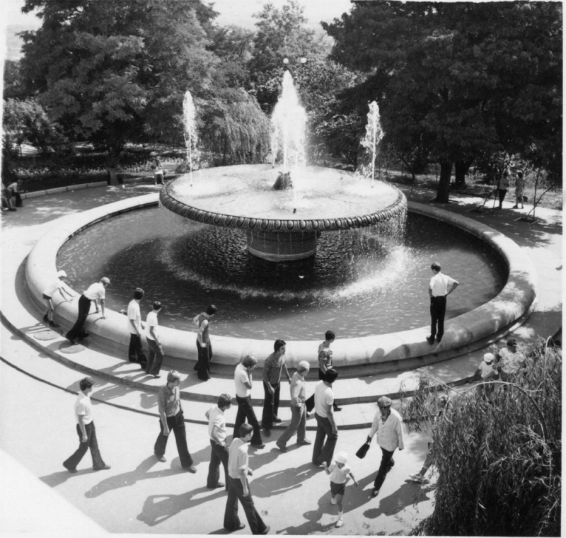 Нижний фонтан у Панорамы. 1975 г.