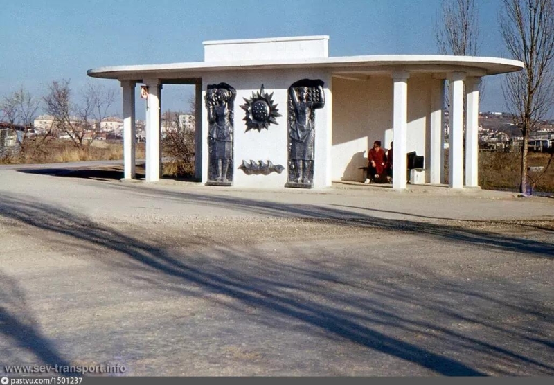 Остановка у совхоза имени С. Перовской. 1973 г.