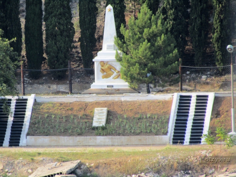 Памятник Чикаренко в Сухарной балке