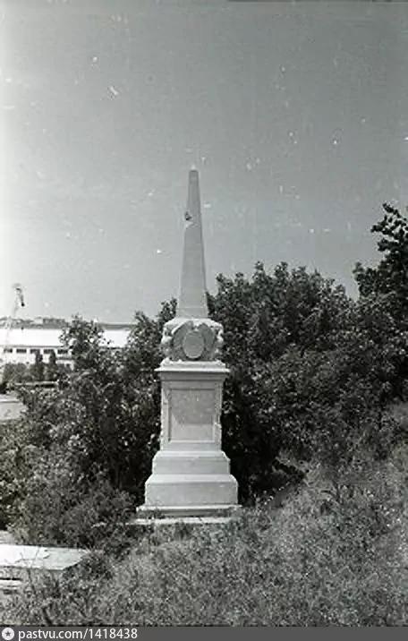 Памятник на братской могиле солдат - евреев, погибших при обороне Севастополя 1854 - 1855 г.г