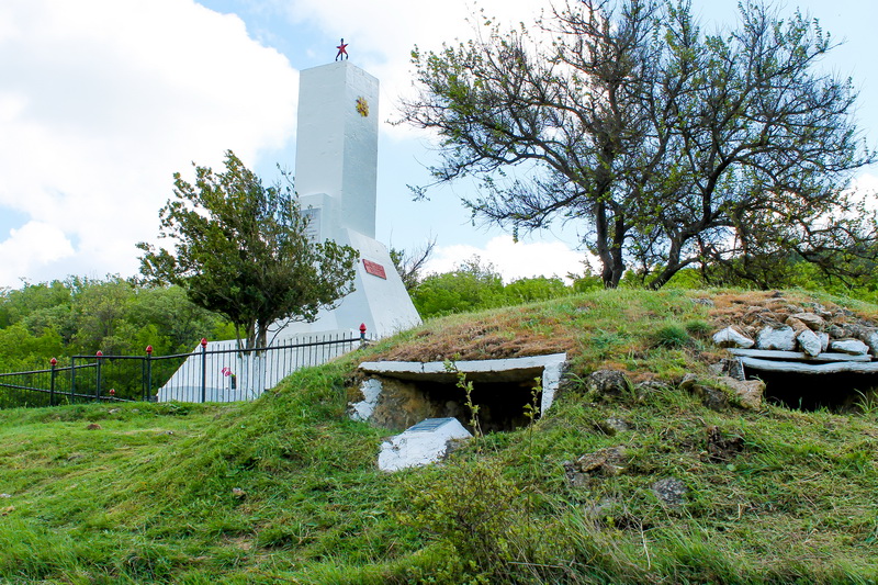 Памятник защитникам ДЗОТа № 11