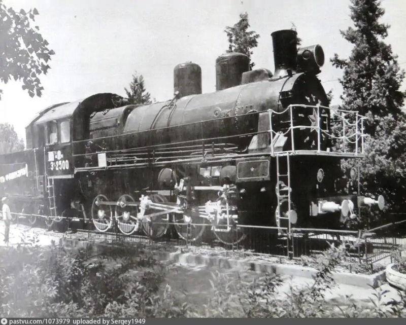 Паровоз бронепоезда Железняков. 1980 г.