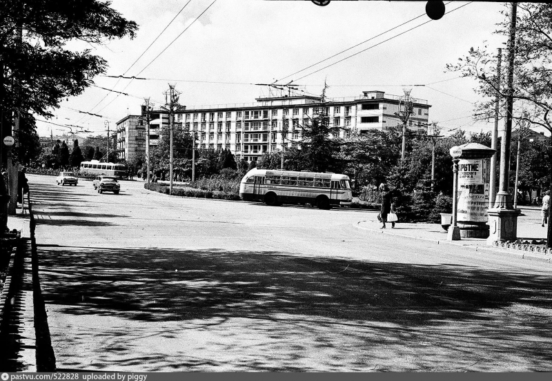 Площадь Ушакова. 1970-е годы