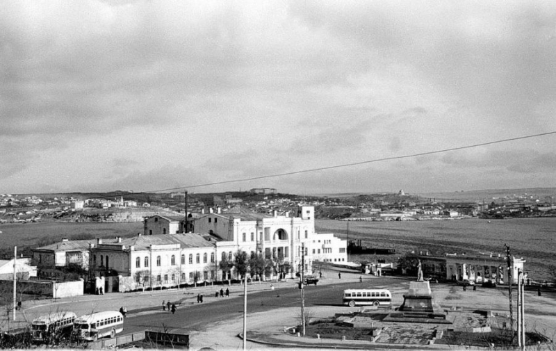 Площадь В. И. Ленина. 50-е годы