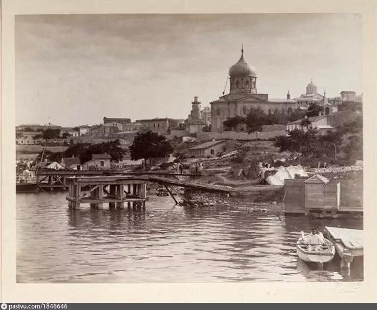 Причал у Михайловской церкви. 1888 г.