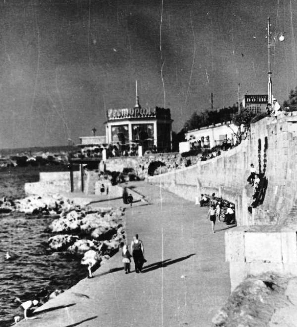 Приморский бульвар. Ресторан Волна. 50-е годы