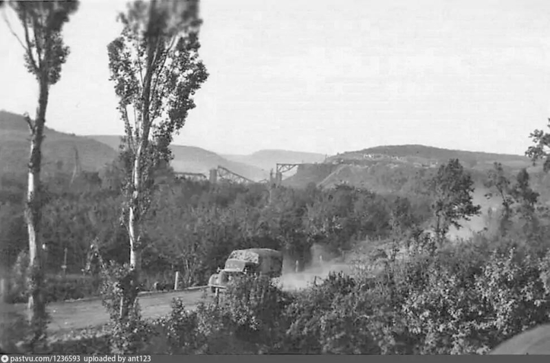 Руины Камышловского моста. 1942 г.