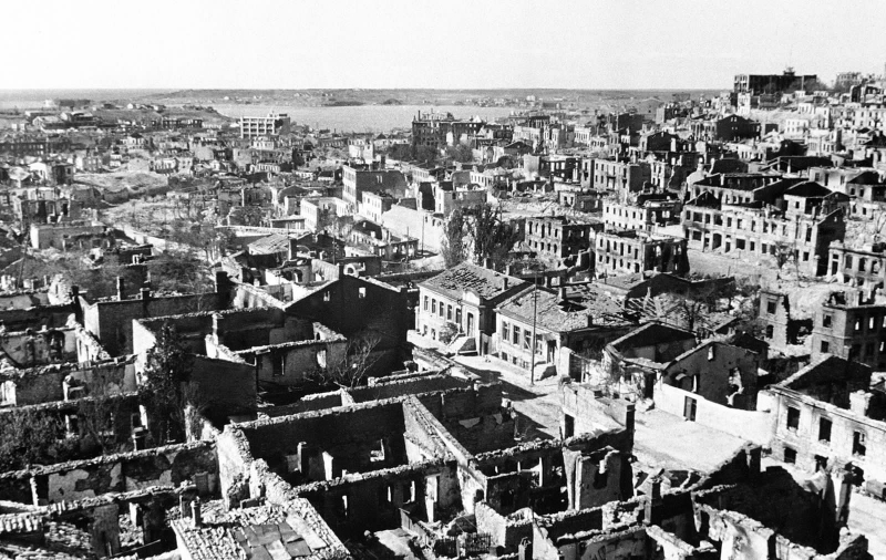 Руины города...