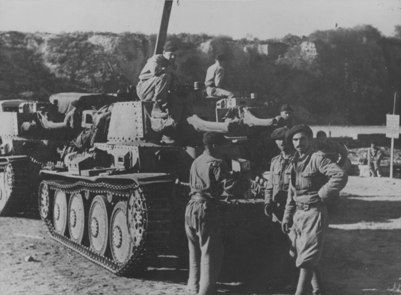 Румынские танкисты в Севастополе. 1942 г.