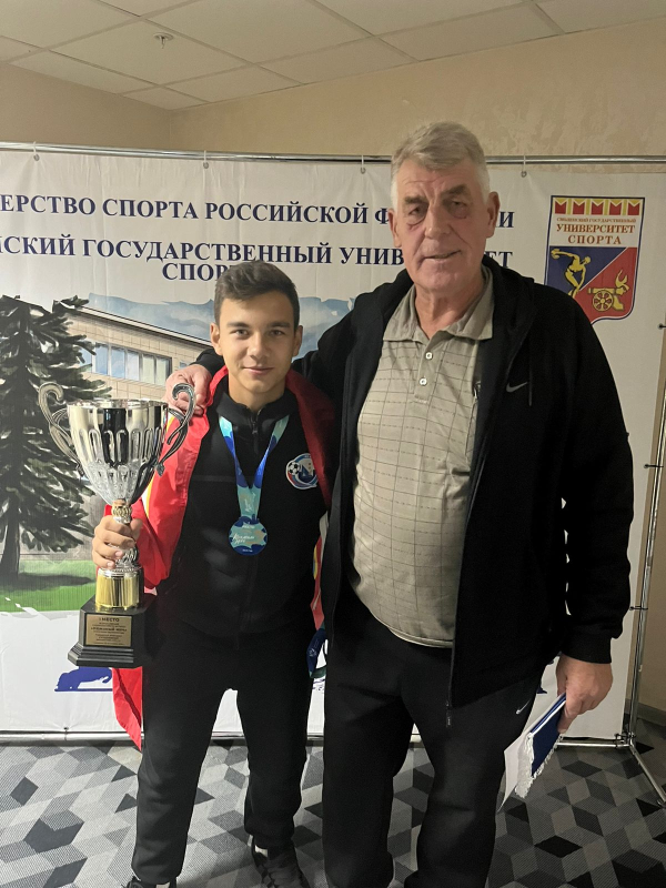 С Кубком победителя Суперфинала!