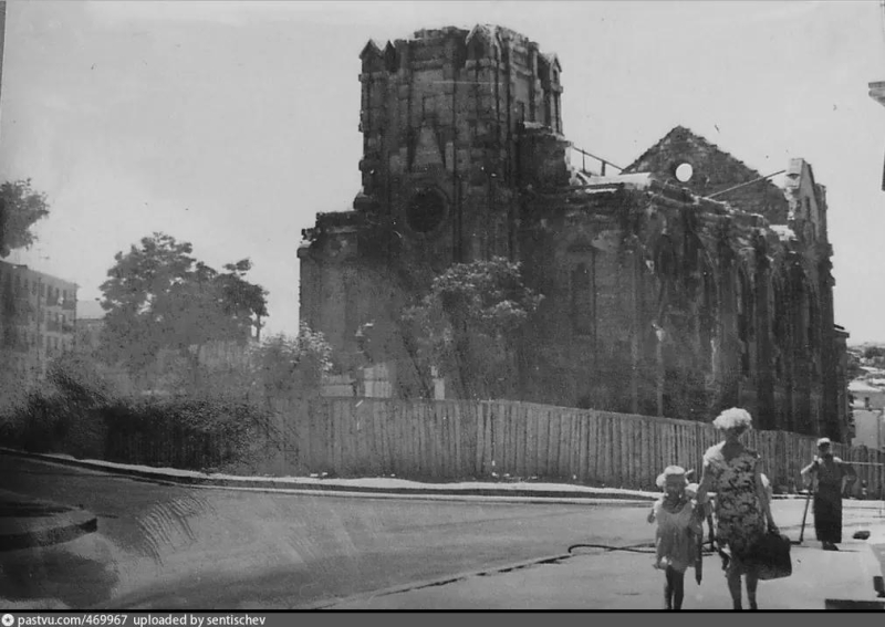 Собор святого Климента на площади Ушакова. 1950-е годы