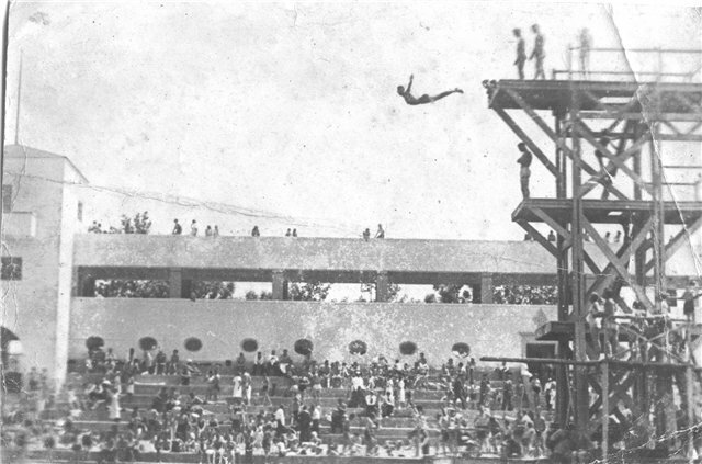 Спортивный праздник на водной станции Динамо. 40-е годы