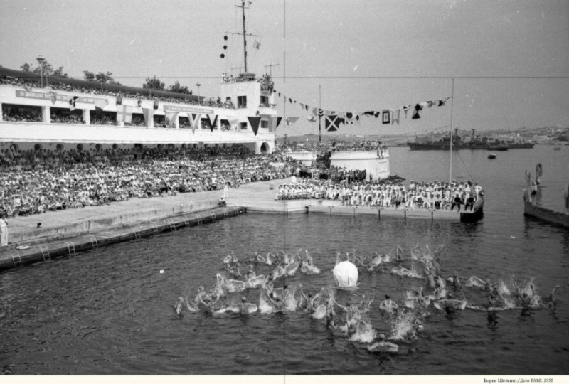 Спортивный праздник на водной станции флота.