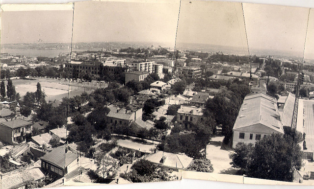 Стадион ДЮСШ № 1, школа № 5 и спортзал Чайка