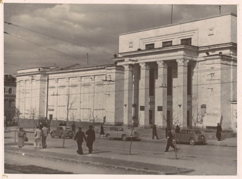 Старый ДОФ (Дома Офицеров Флота). 1954 год