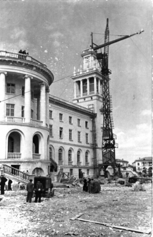 Строительство Матросского клуба. 1954 г.