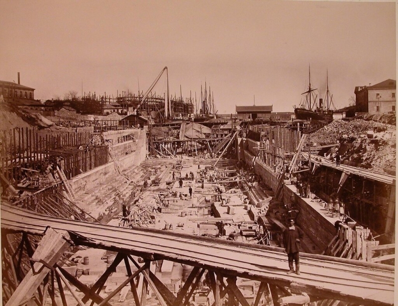 Строительство сухих доков Лазаревского адмиралтейства. Конец 19 века.
