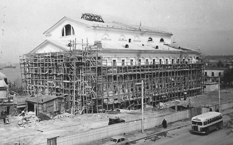 Строительство театра Луначарского. Начало 50-х годов