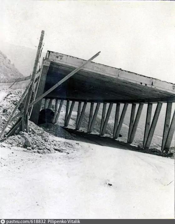 Строительство защитной галереи на Ласпинском перевале. 1970 г.