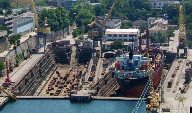 Сухие доки Севморзавода