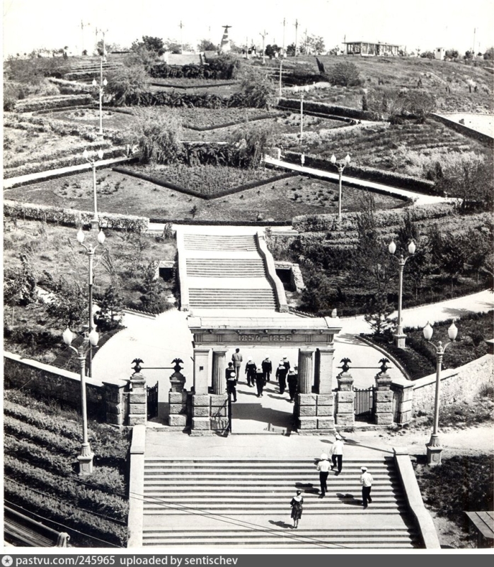 Центральный вход на Малахов курган