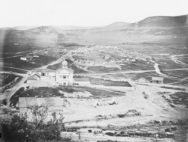 Церковь в селе Кади-Кой. Село располагалось в двух километрах к северу от вершины Балаклавской бухты. В настоящее время соединилось с Балаклавой и стало ее микрорайоном Кадыковкой