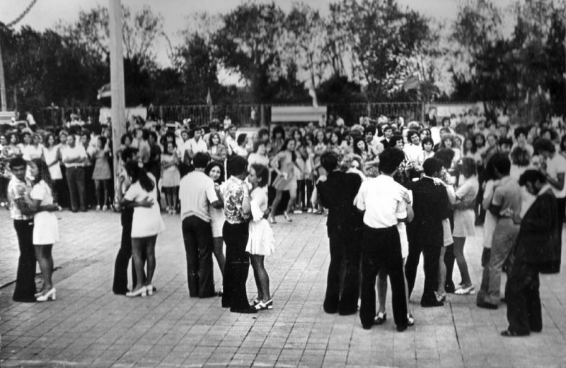 Танцплощадка на Матросском бульваре. Яма!