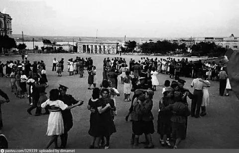 Танцы на Нахимова. А где бы еще