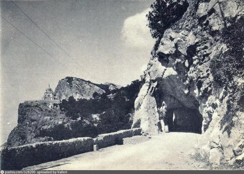 Тоннель на дороге к Байдарским воротам. Начало 20-го века