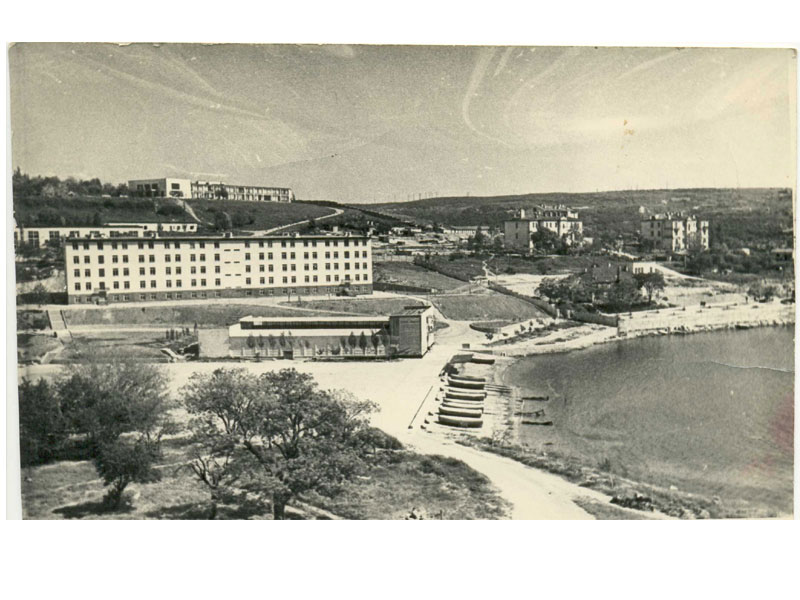 Училище в Голландии. Лодочная станция.