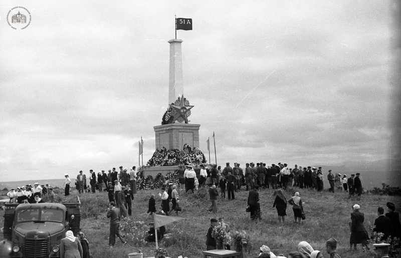 В годовщину штурма Сапун-горы у памятника воинам 51-й армии. 1959 г.