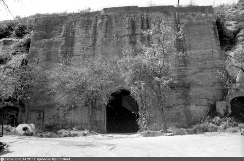 Вход в подземную ТЭЦ Крот.