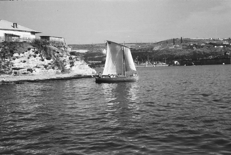 Вид от Голландии на Троицкую. Видны трубы объекта Крот.