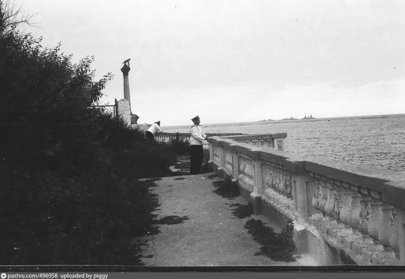 Вид с Приморского бульвара. 70-е годы