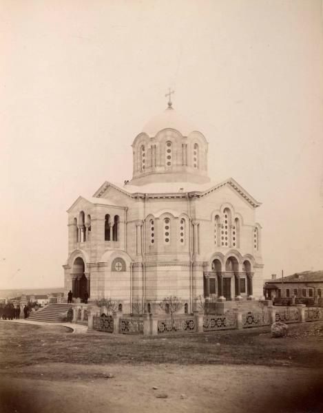 Владимирский собор - усыпальница адмиралов.