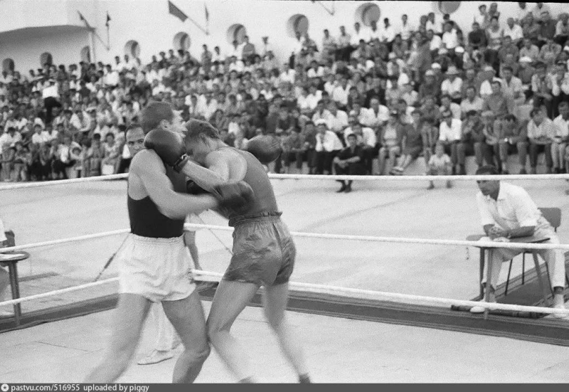 Водная станция флота. Соревнования по боксу. 1967 г.