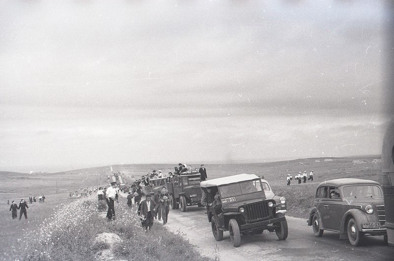 Все устремлены на Сапун-гору. Там 7 мая чевстуют и поминают герое битвы за Севастополь.