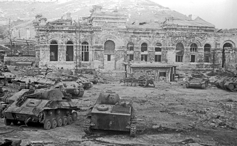 Жд вокзал. 1944 г.