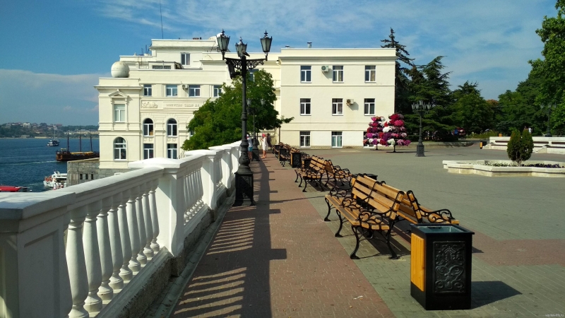 Здание Аквариума (ИнБЮМ)