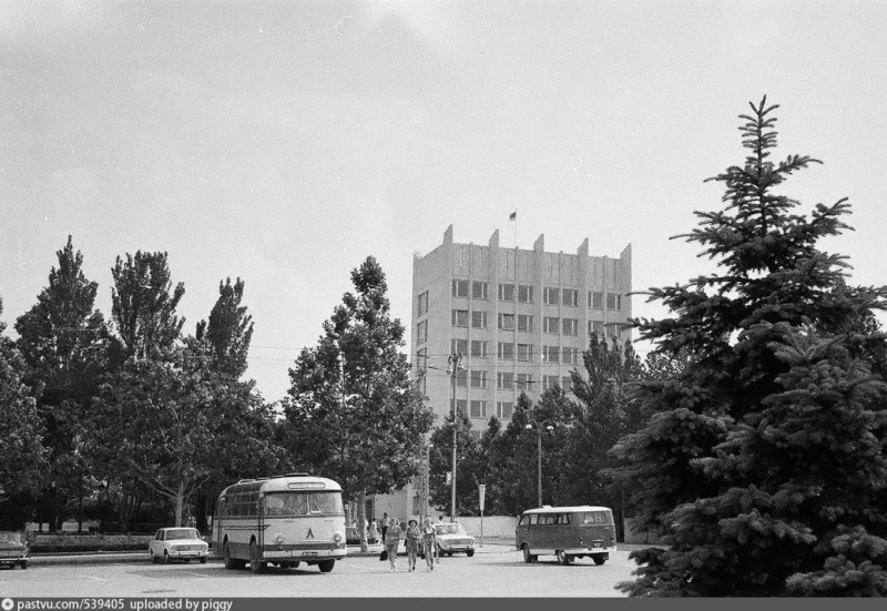 Здание Севастопольской Городской Государственной Администрации. 70-е годы.